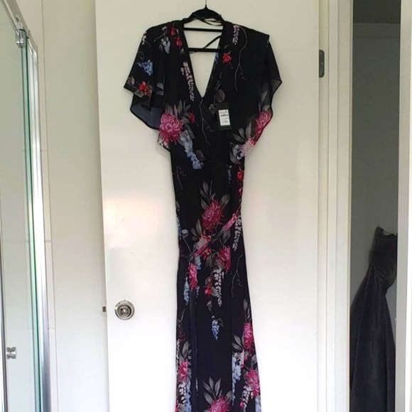 COPY - City Chic Floral Dress - Picture 11 of 12